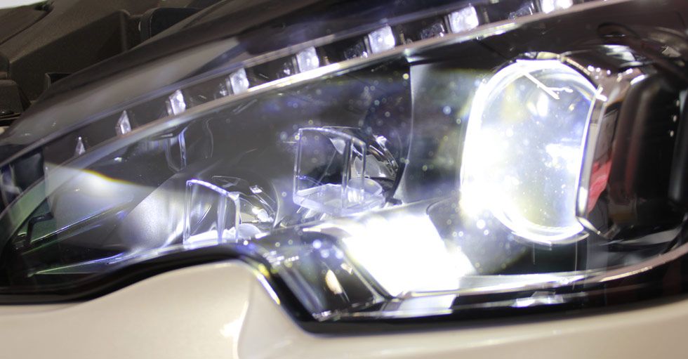 Duro estudio en EE.UU.: sólo un coche cuenta con unas luces aceptables