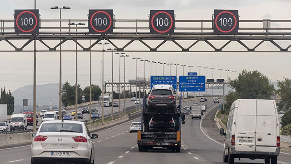 ¿Quién se ocupa del tráfico, la carretera y la seguridad vial?