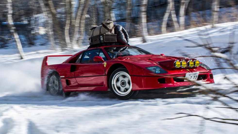 Un "día cualquiera"... con el Ferrari F40 sobre nieve (vídeo y fotos)