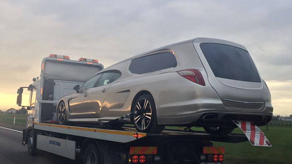 Un Porsche Panamera convertido en… ¡coche fúnebre!