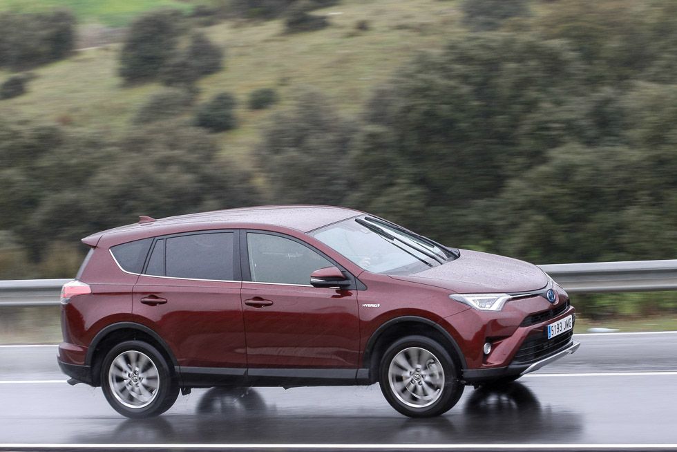 Toyota RAV4 hybrid AWD: consumo real y primeras impresiones