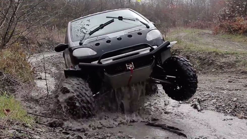 Smart Fortwo off-road, el urbano convertido en un todoterreno (vídeo)