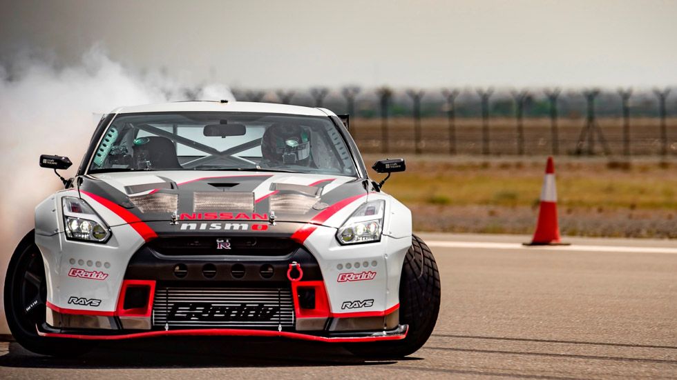Kawabata, récord del mundo de drift, te da unas lecciones de conducción (vídeo)