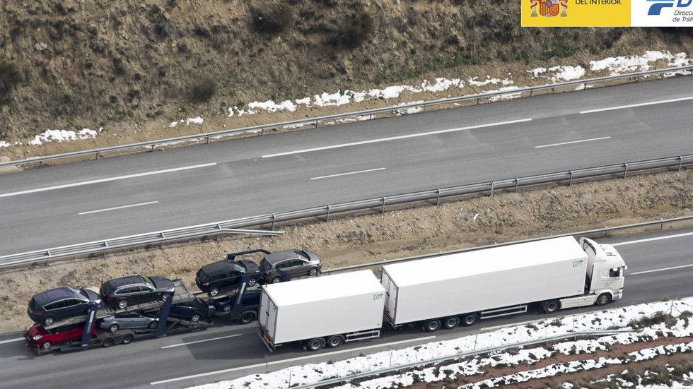 Megatrailers en España: Tráfico delimita sus normas de circulación