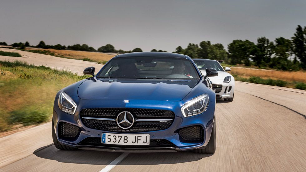 Jaguar F-Type R vs Mercedes AMG GT S: ¡viva la propulsión!
