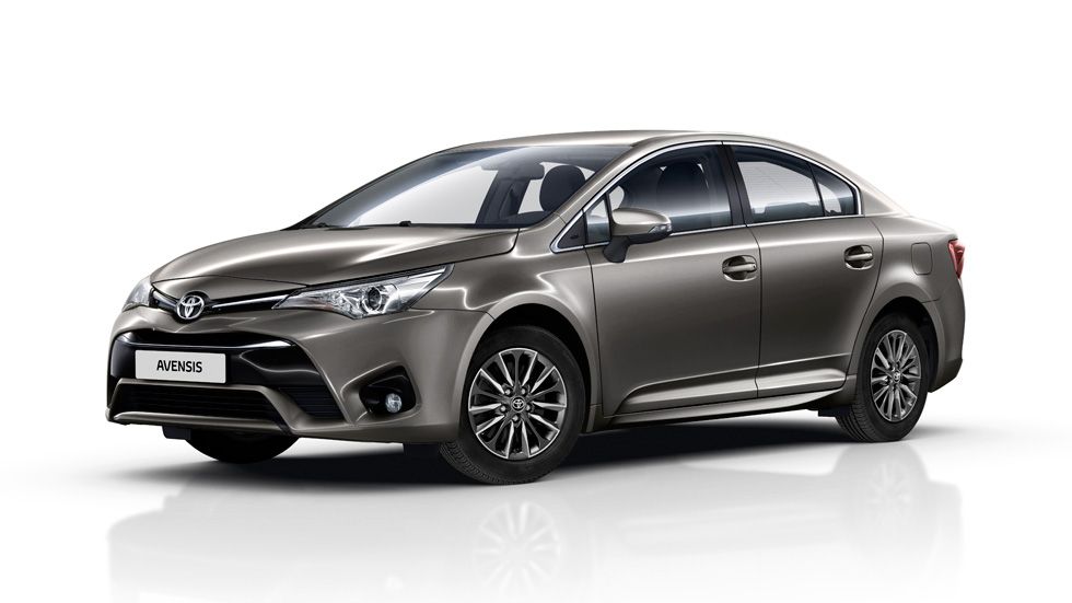 Toyota Avensis 2016, tecnología renovada
