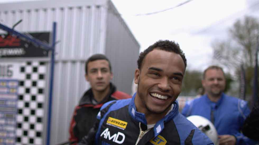 Nicolas Hamilton: cuando la parálisis cerebral no te impide ser piloto (vídeo)