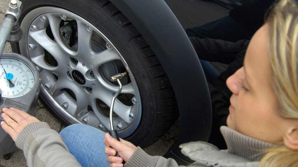 Dudas: ¿por qué vibra el volante al conducir?