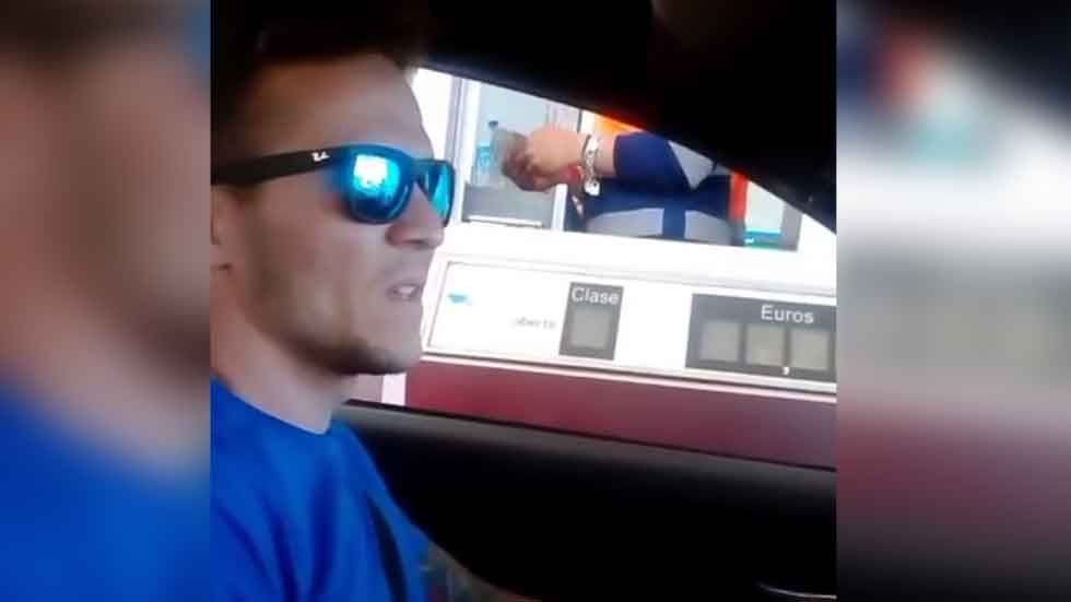 Un ‘youtuber’ anima a no pagar un peaje y arrasa en Internet (vídeo)