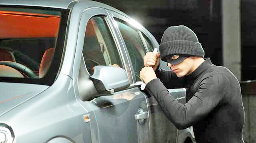 Así recupera la Policía los coches robados