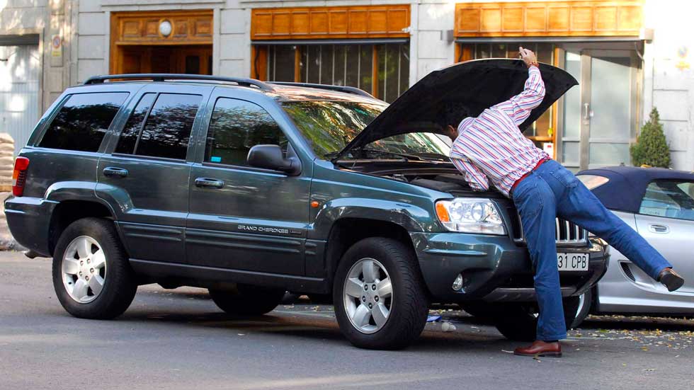 Revisa tu coche: 1 de cada 10 conductores se queda tirado