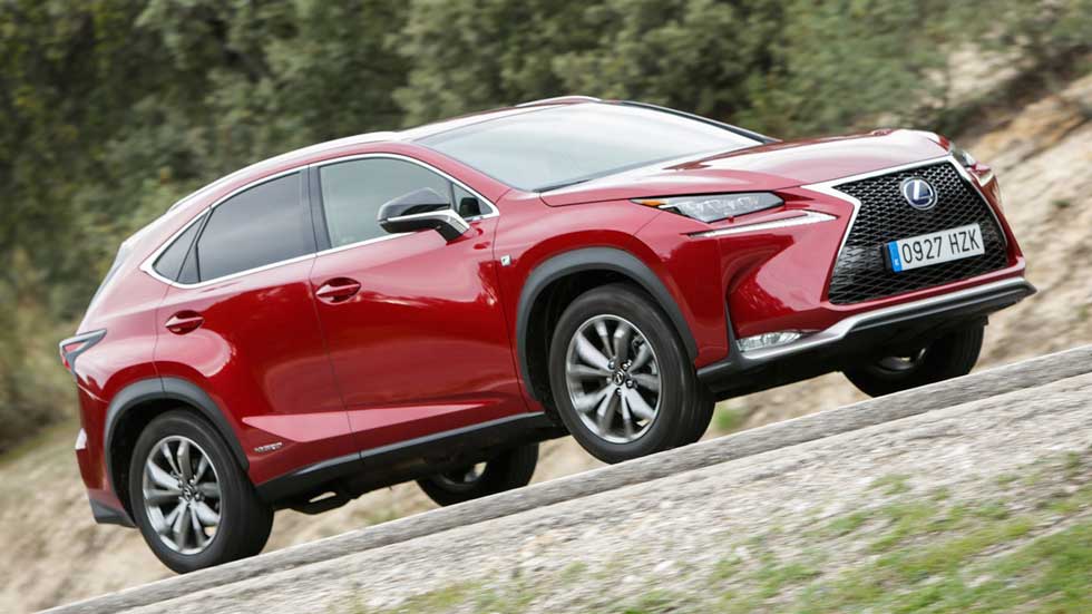 Lexus NX 300h: "la-tracción total" hecha crossover
