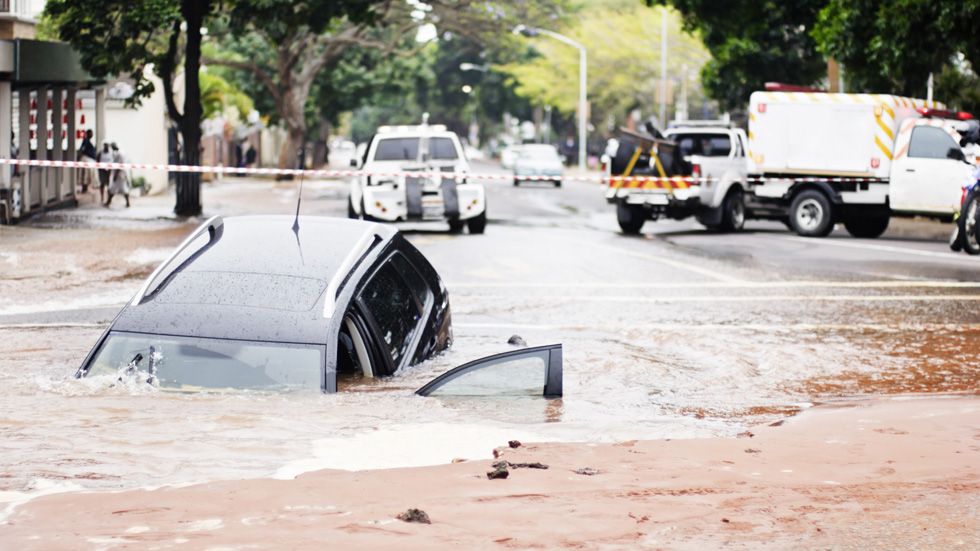 Lluvias torrenciales, terremotos… el coche “a terceros” sí lo cubre el seguro
