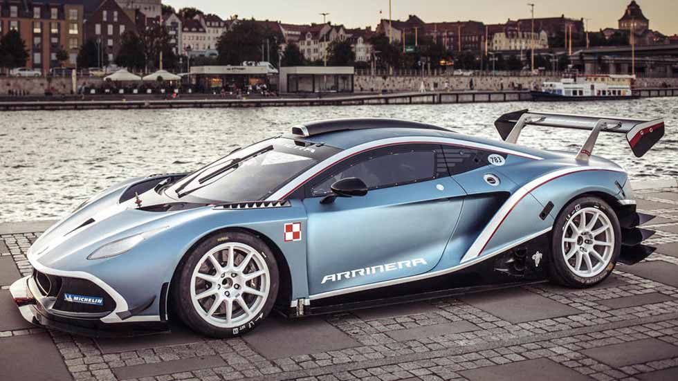 Arrinera Hussarya GT, la bestia polaca se pasea por Varsovia (vídeo y fotos)
