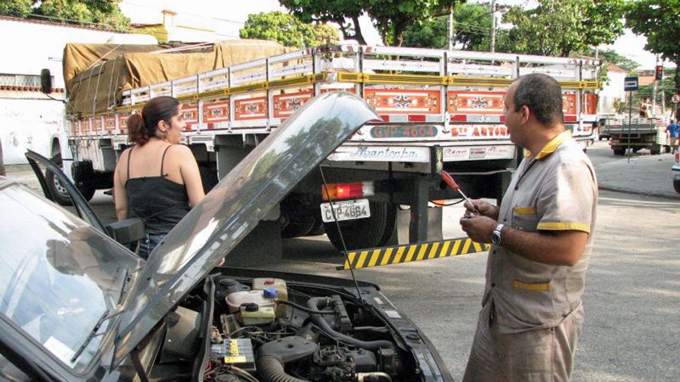 Ayudas de 400 euros por adaptar tu coche a combustibles más limpios