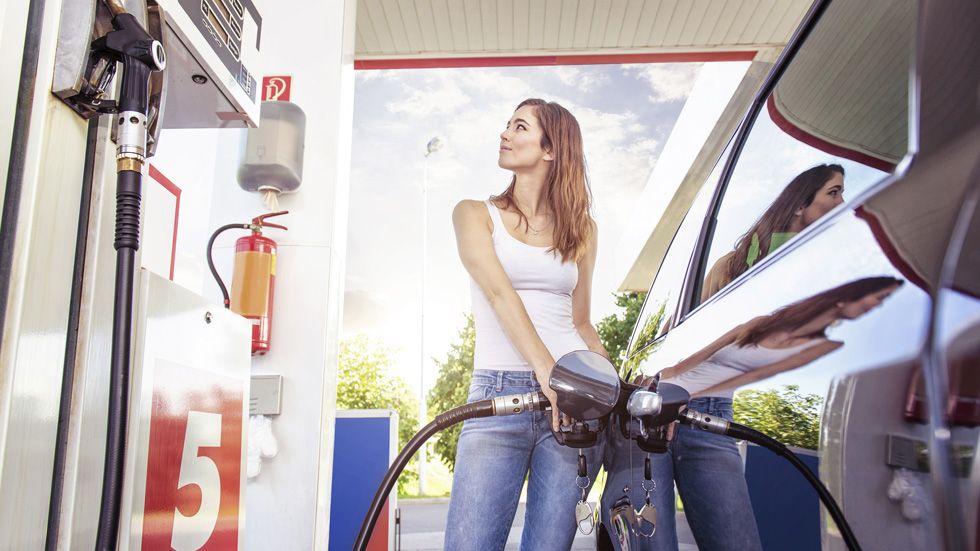 ¿Cuánto dinero gastan los españoles en combustible al año?