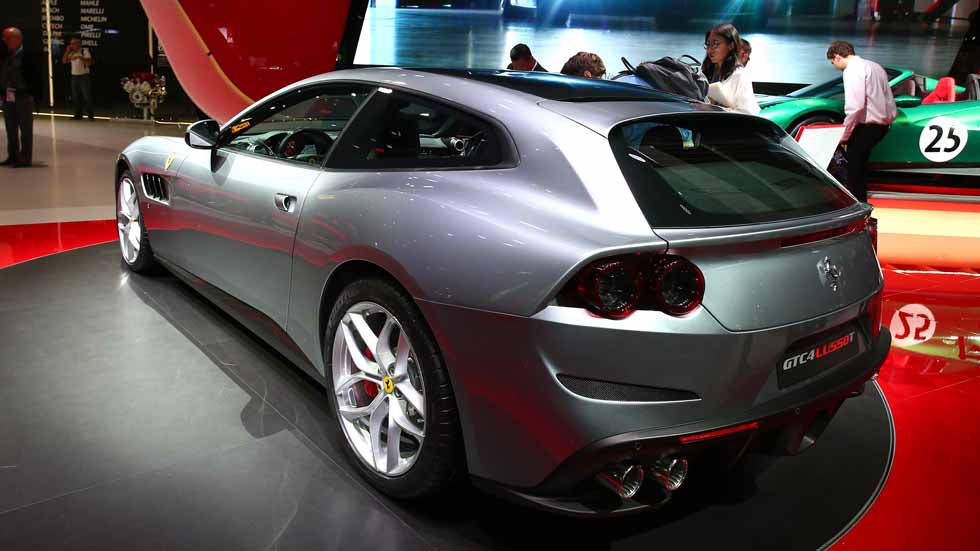 Ferrari GTC4 Lusso T... ¡Turbo-propulsión!