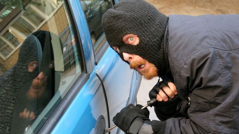 Consejos y sistemas para que no te roben en el coche