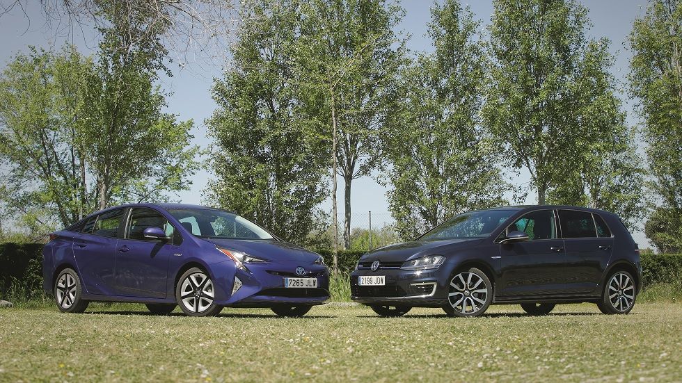 Toyota Prius vs VW Golf GTE: en busca del mejor híbrido