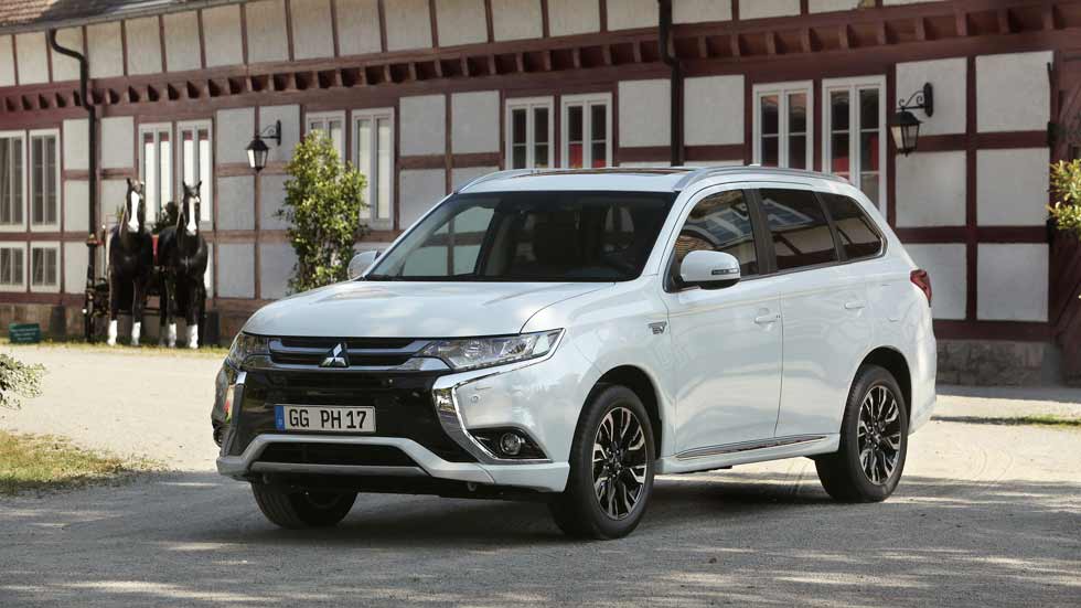 Mitsubishi Outlander PHEV 2017: fotos y datos oficiales