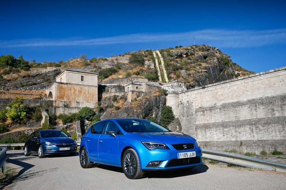 Opel Astra 1.4 Turbo vs Seat León 1.4 TSI: ¿cuál es el mejor gasolina?