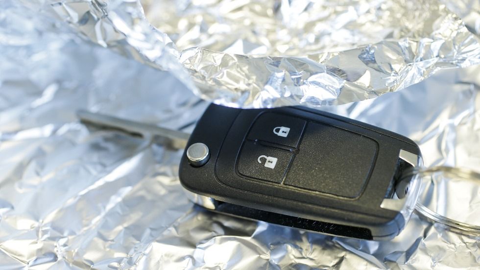 Con papel de aluminio puedes evitar que te roben el coche