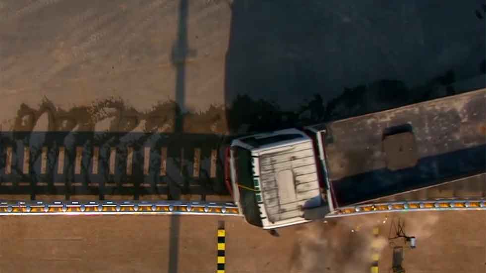 Así es el guardarraíl que puede salvar miles de vidas (vídeo)