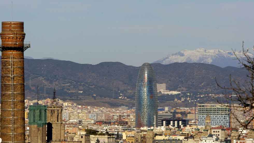 Barcelona prohibirá la circulación de los coches más contaminantes en 2020