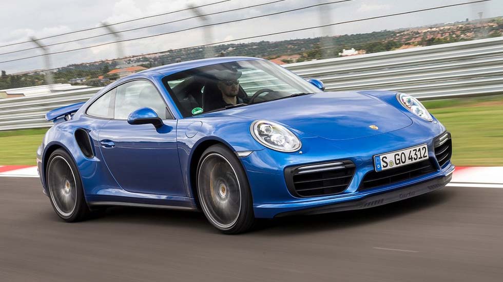 ¿Por qué no acelera igual un Porsche 911 Turbo que tu coche?