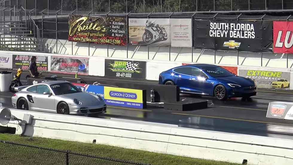 Carrera de aceleración: Tesla Model S vs Porsche 911 Turbo S