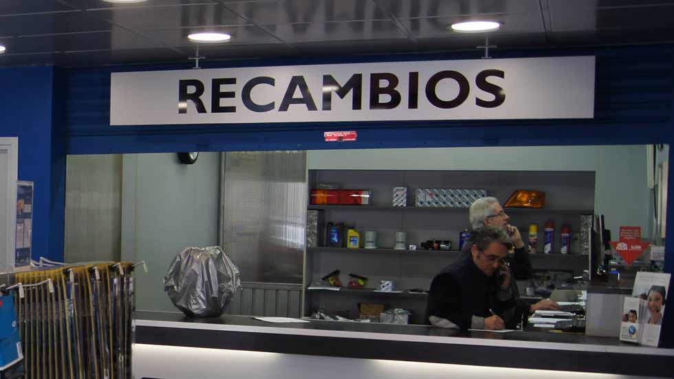 Dudas: para comprar un recambio de un coche, ¿en tienda o por Internet?