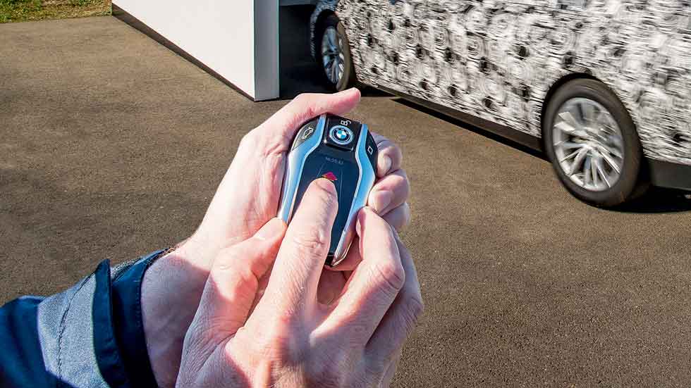 Detenido un ladrón de un BMW al encerrarle la marca en su interior