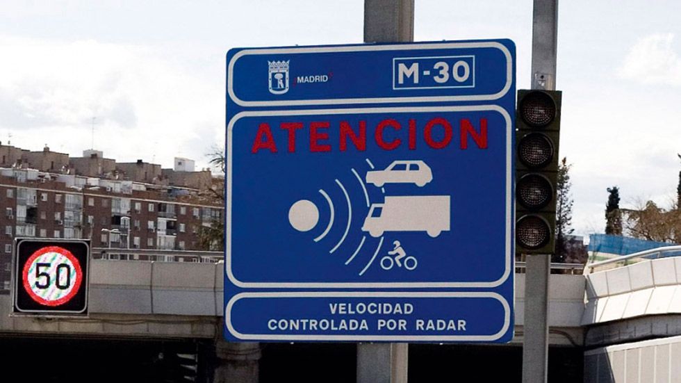 El Ayuntamiento de Madrid impone 300 multas de tráfico por hora
