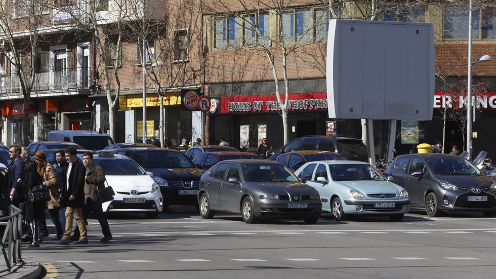 Piden bajar los impuestos al coche si hay restricciones de circulación