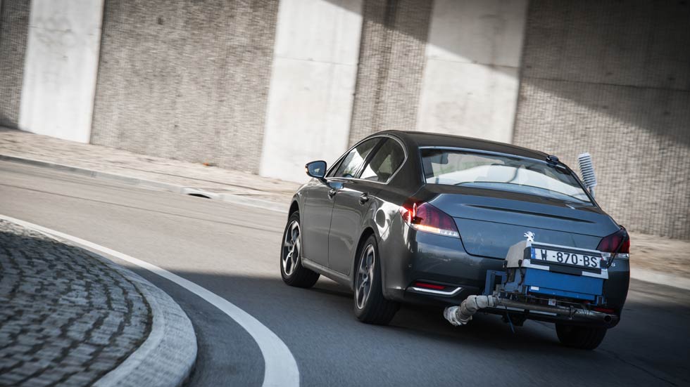 Europa aprieta los límites de contaminación a los coches