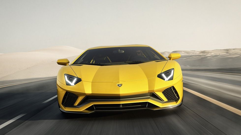 Lamborghini Aventador S, con dirección integral y aerodinámica mejorada