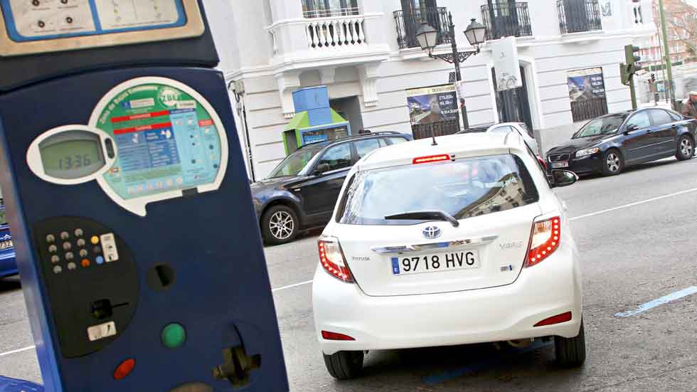 Los coches híbridos tendrán más descuentos al aparcar en Madrid en 2017
