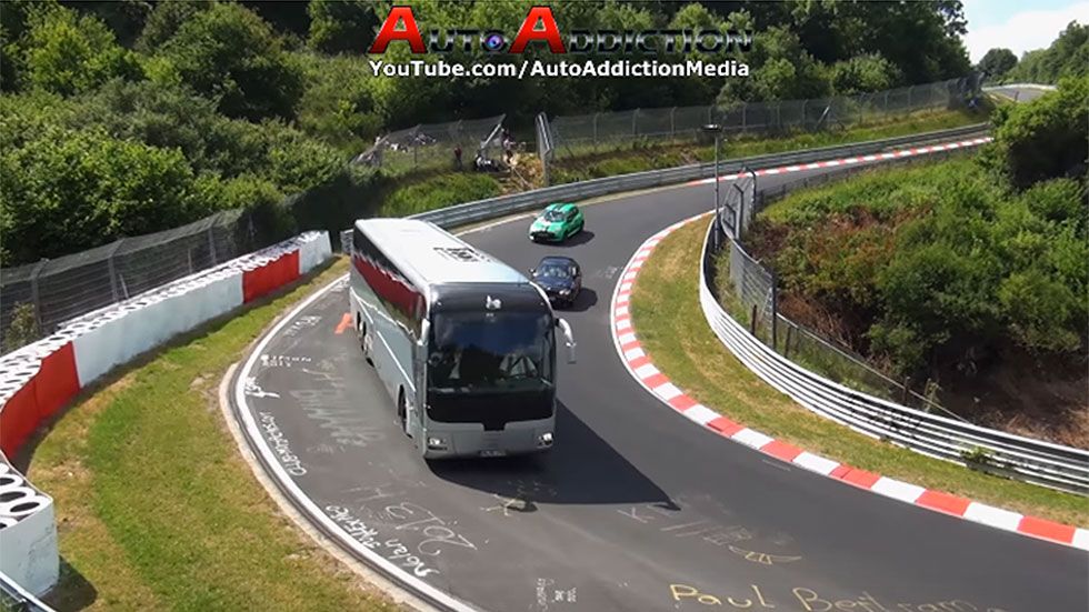 Los track days más locos: furgonetas y autobuses en el circuito de Nürburgring (vídeo)
