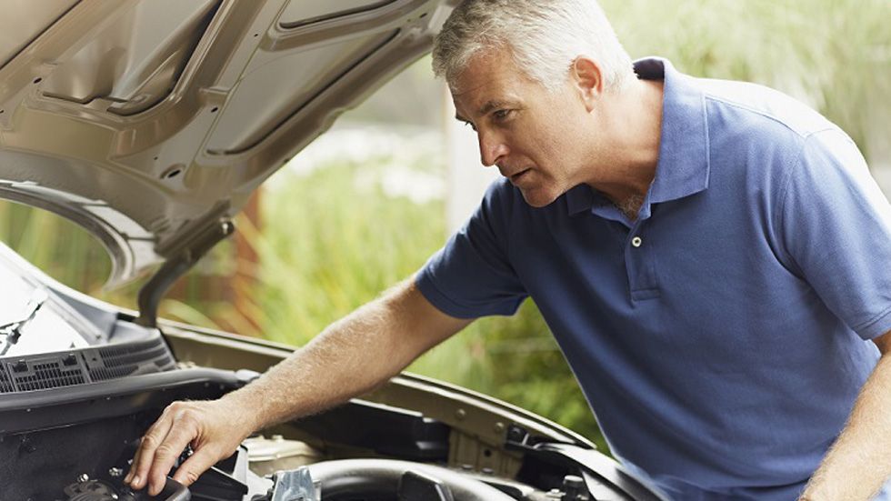 Hazlo tú: las revisiones en el coche que deberías tener en cuenta