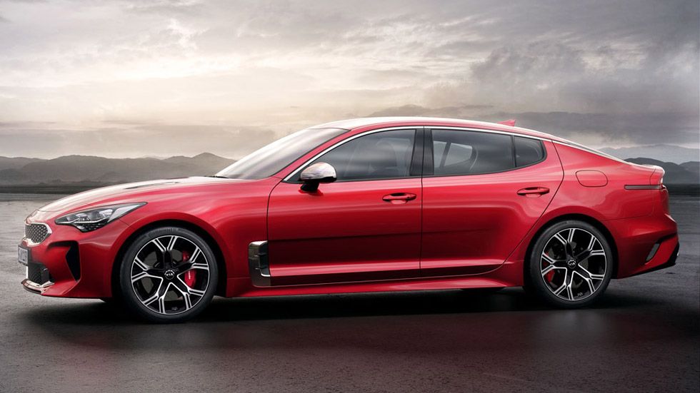 Así es el Kia Stinger: ya lo hemos visto y tocado (vídeo y fotos)