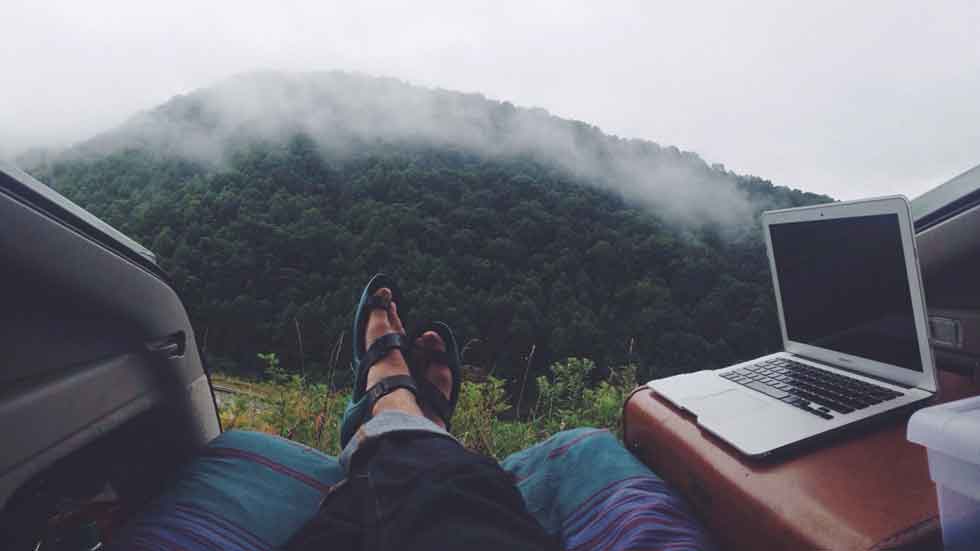 ¿Te imaginas vivir en tu coche? Así es el Hotel Prius (vídeo)