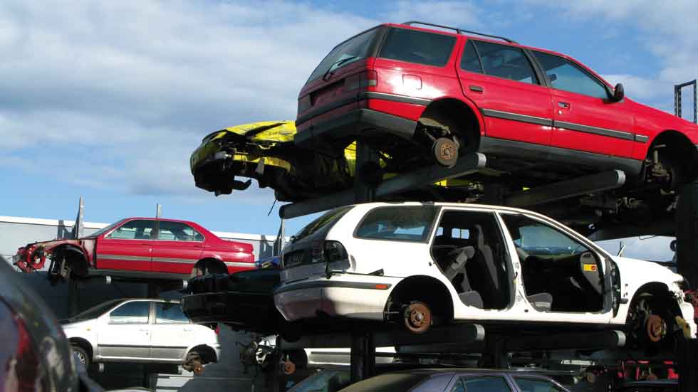 Desguazar coches será a partir de ahora más estricto y ecológico