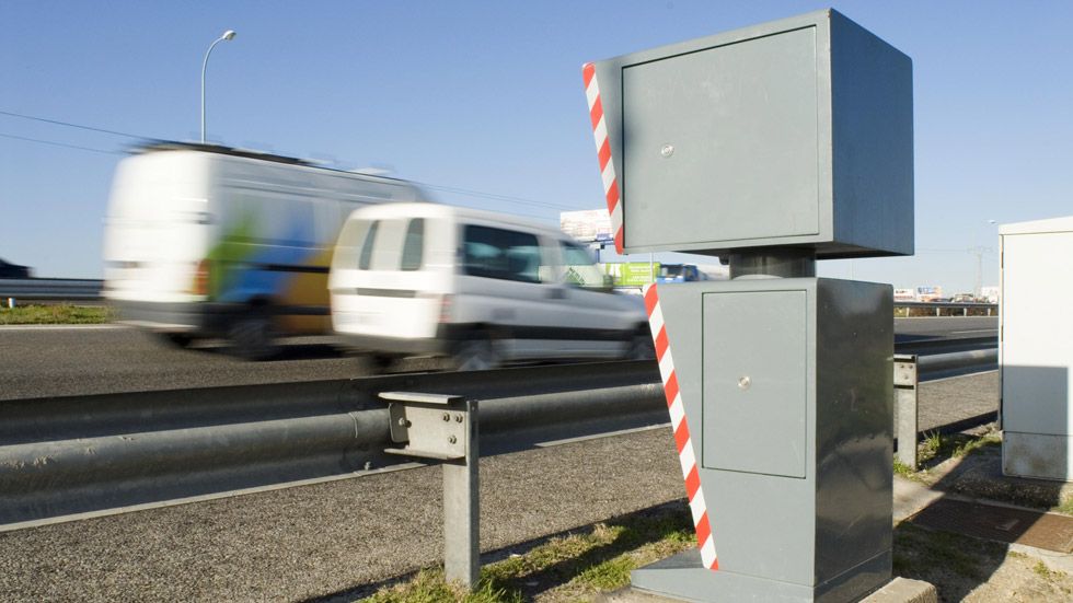 Nuevos radares, pórticos chivatos y otras nuevas medidas de la DGT