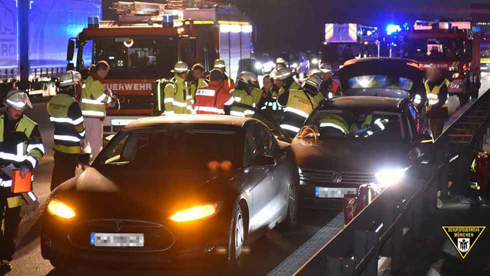 El héroe que salvó con su Tesla la vida a un conductor fuera de control