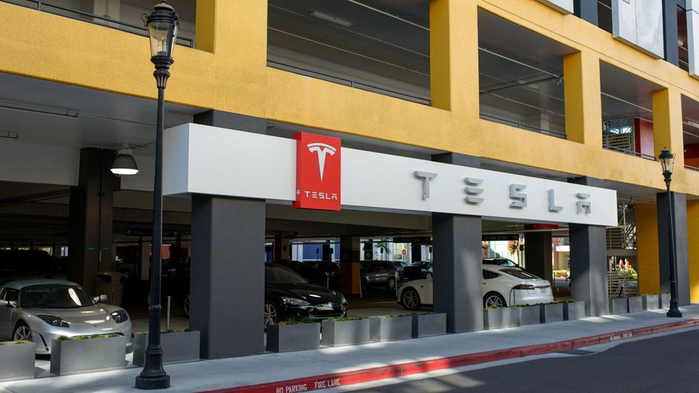 Tesla “todo incluido”: seguro de vida para el propietario y para el coche