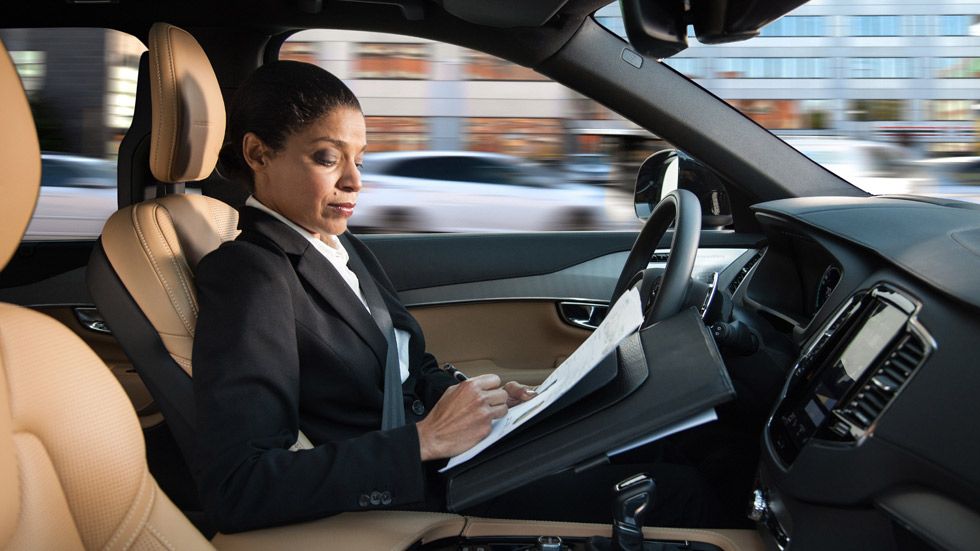 La DGT y los fabricantes, juntos para regular el coche autónomo