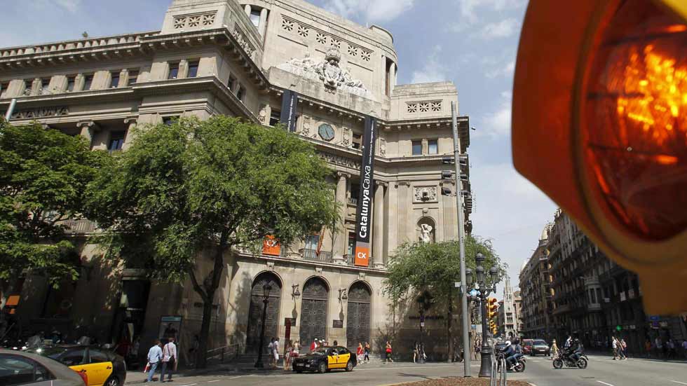 Barcelona prohibirá los coches de más de 20 años en 2019