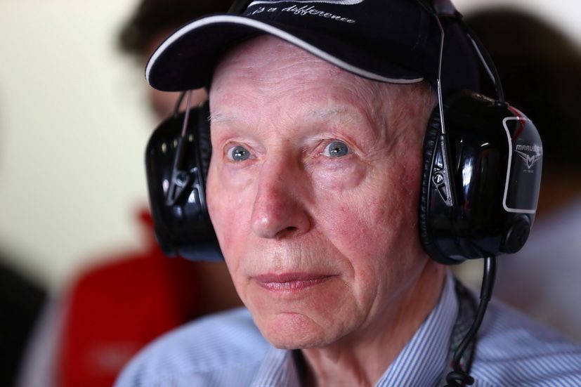 Fallece John Surtees: único piloto ex campeón del mundo de F1 y de motociclismo