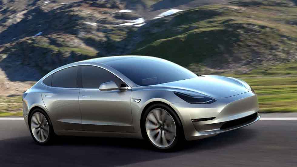 Elon Musk se llama a sí mismo ‘idiota’ por denominar Model 3 a su nuevo Tesla (vídeo y fotos)