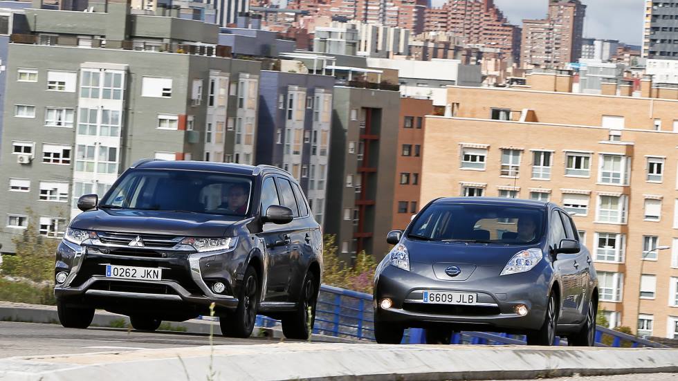 Mitsubishi Outlander PHEV vs Nissan Leaf: duelo de conceptos eléctricos